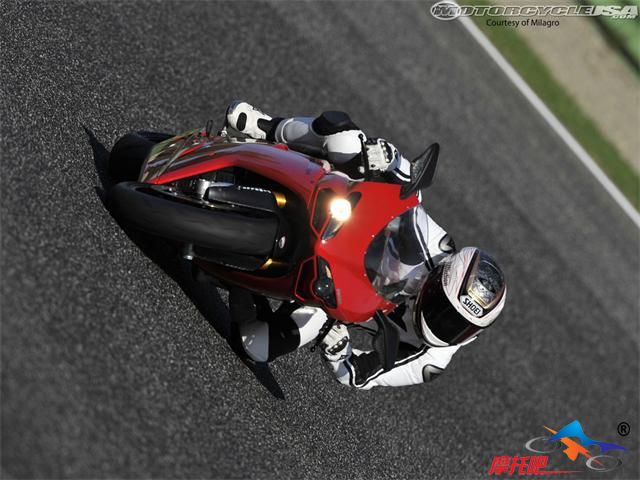 2011-Ducati-1198SP-8.jpg