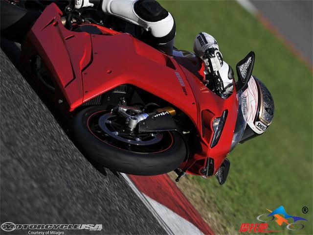 2011-Ducati-1198SP-7.jpg