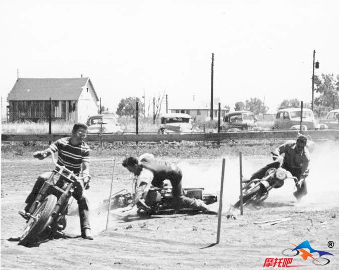 1952_dirt_track_racing.jpg